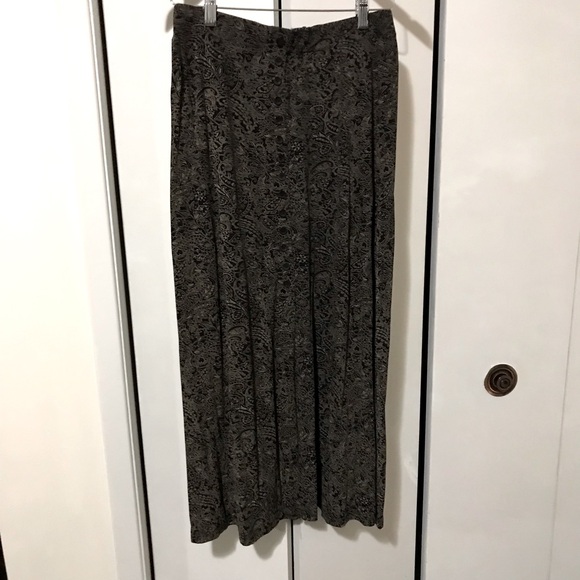 Ladies Black Paisley Skirt Size 10 - Picture 1 of 3